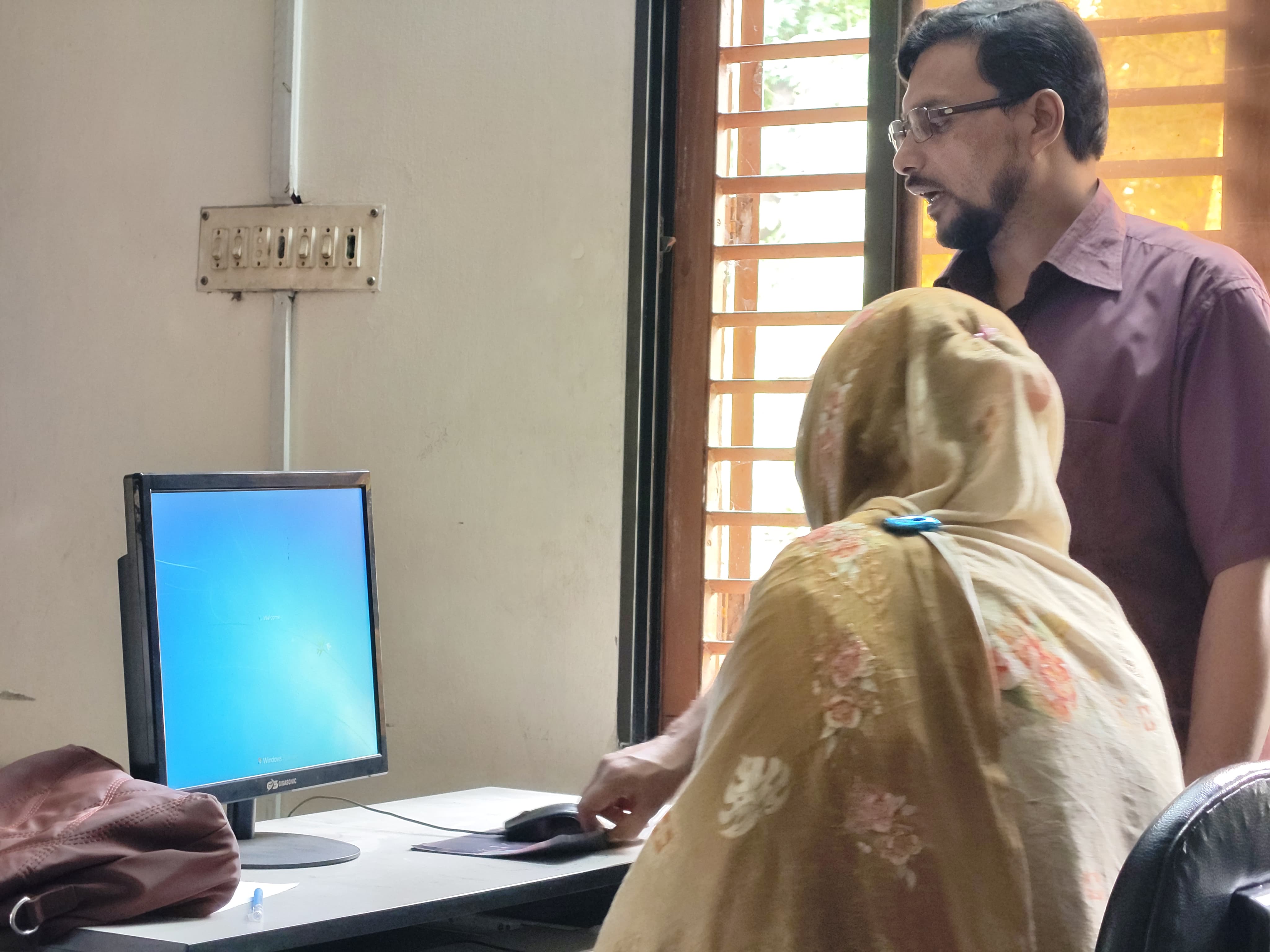 Student ke sundor vabe bojachen sir